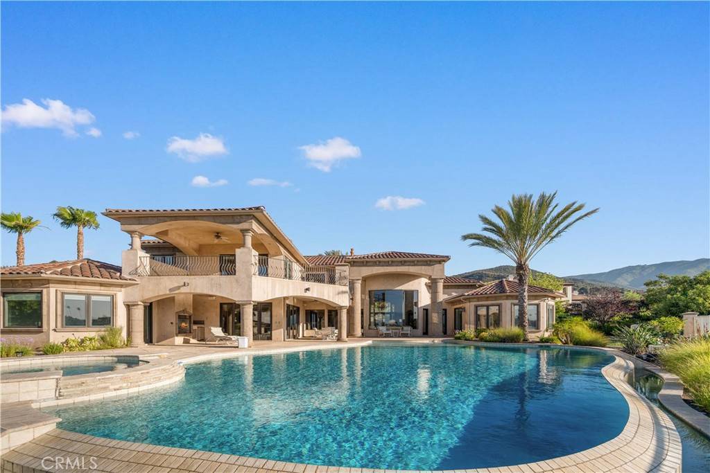 Corona, CA 92881,423 Cleveland WAY