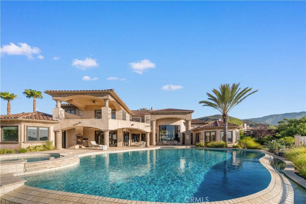 Corona, CA 92881,423 Cleveland WAY
