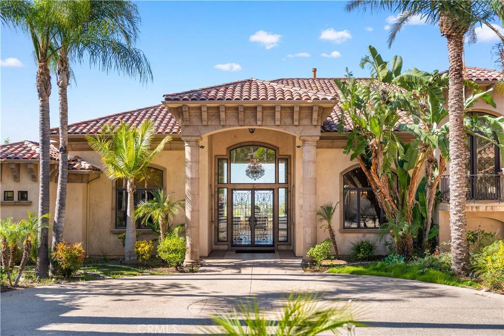 Corona, CA 92881,423 Cleveland WAY