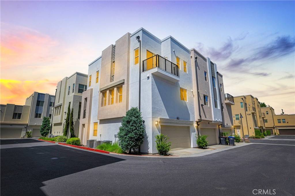 208 Harringay, Irvine, CA 92618