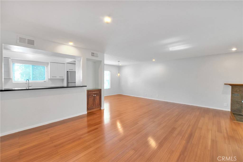 North Hollywood, CA 91601,11154 Huston ST #7