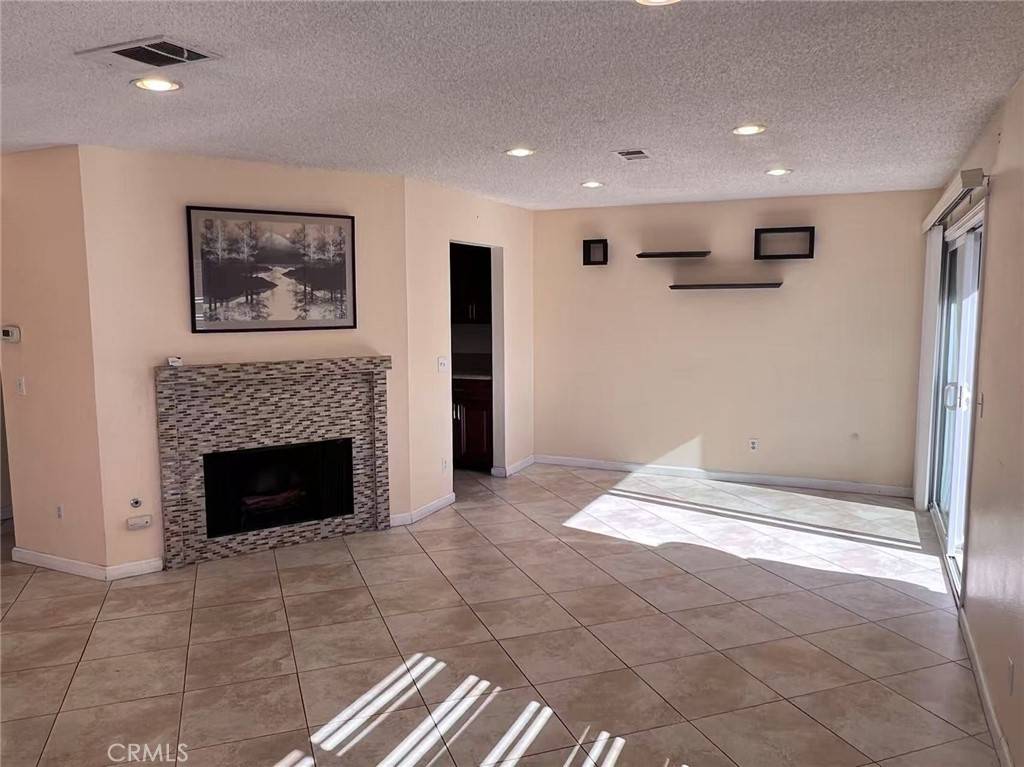 Diamond Bar, CA 91765,1116 Cleghorn DR #B