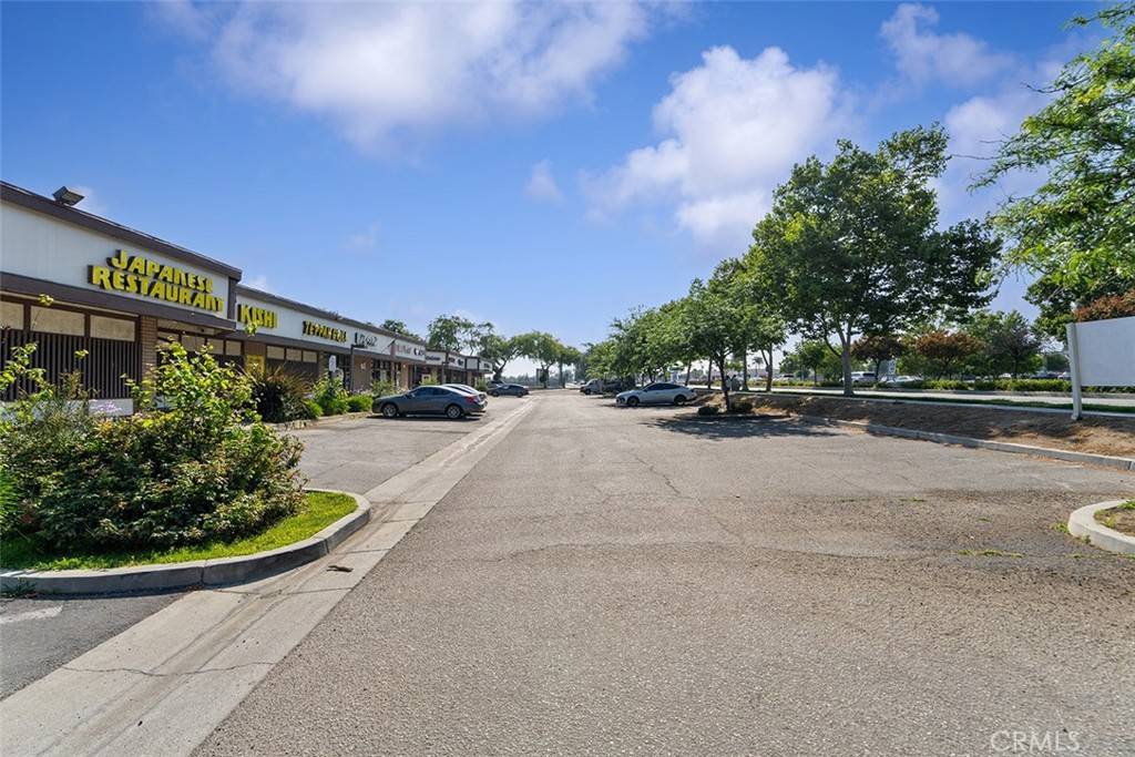 Upland, CA 91786,320 W Foothill Blvd