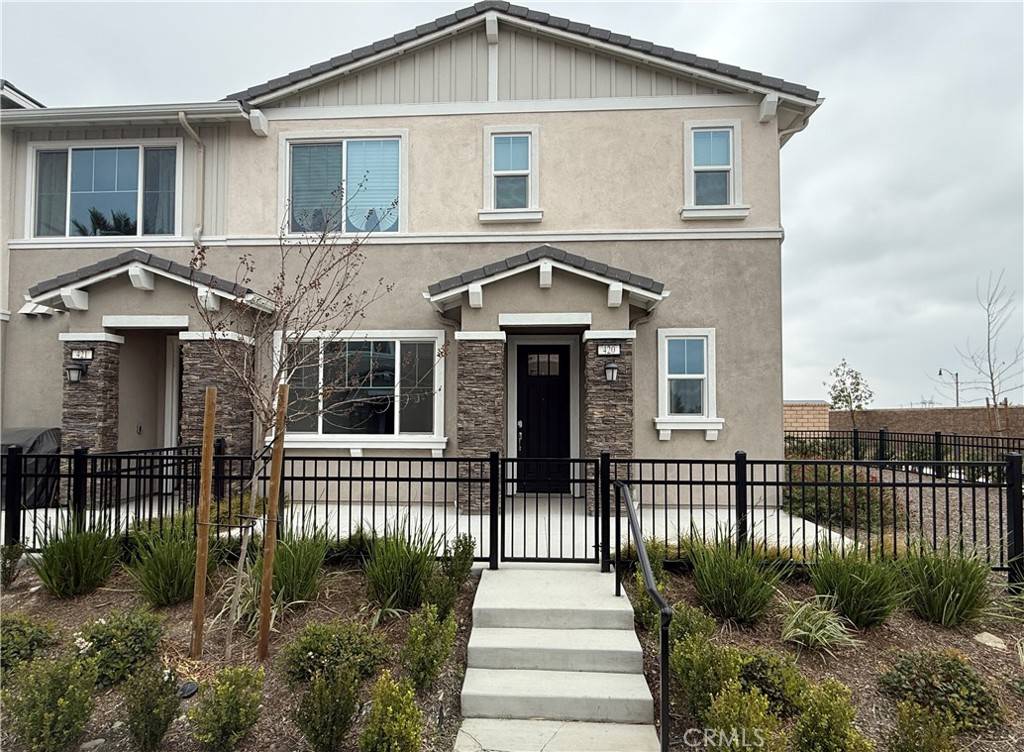 Fontana, CA 92336,16502 Casa Grande AVE #420