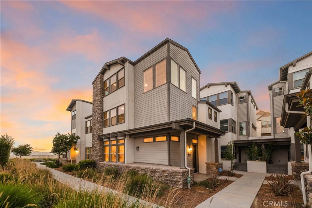 Irvine, CA 92618,104 Spectacle
