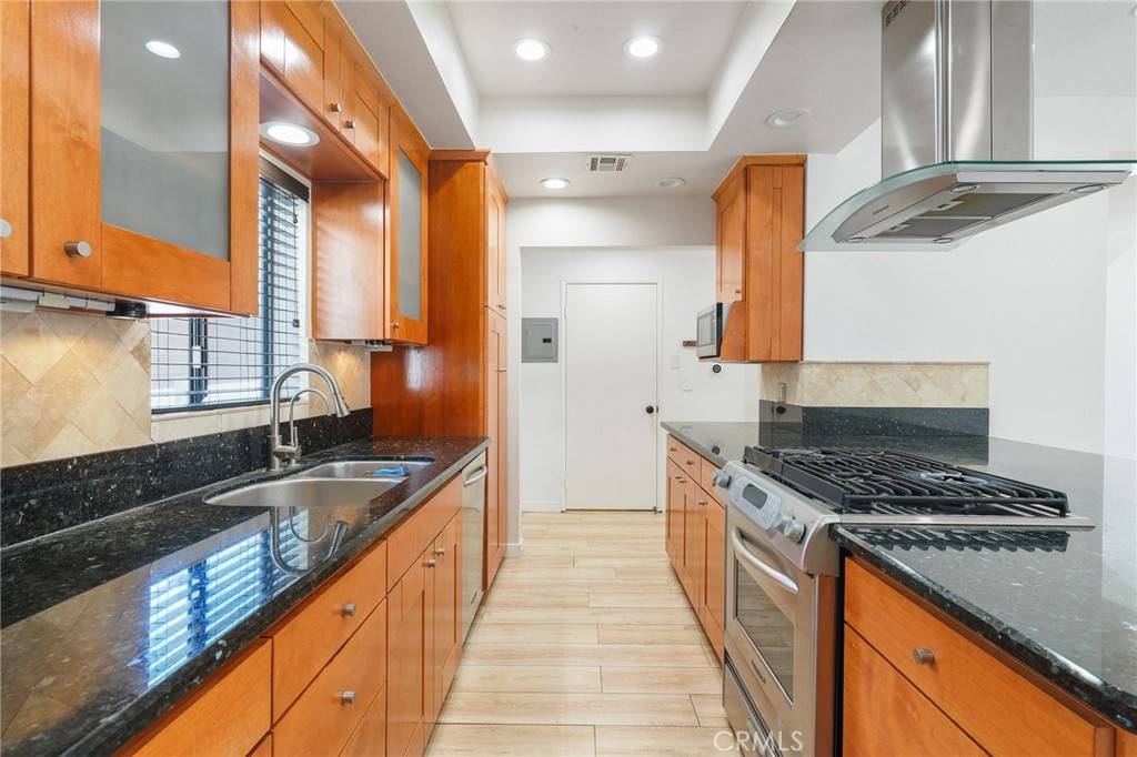 Santa Monica, CA 90404,3208 Colorado AVE #3