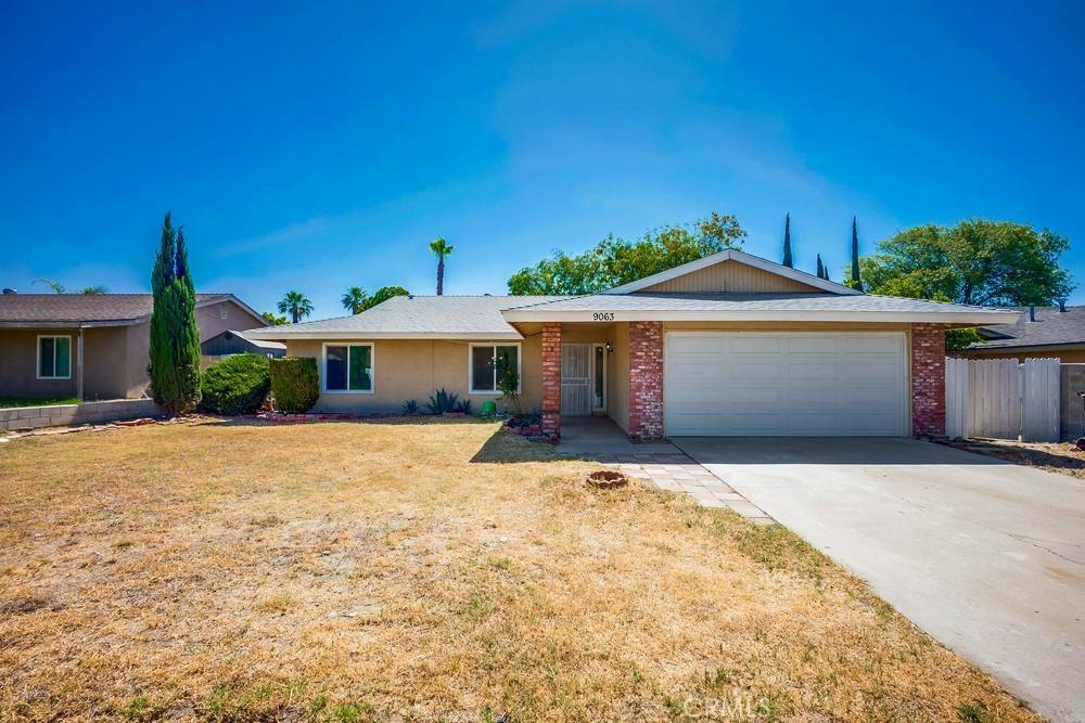 9063 Rosecrest LN, Fontana, CA 92335