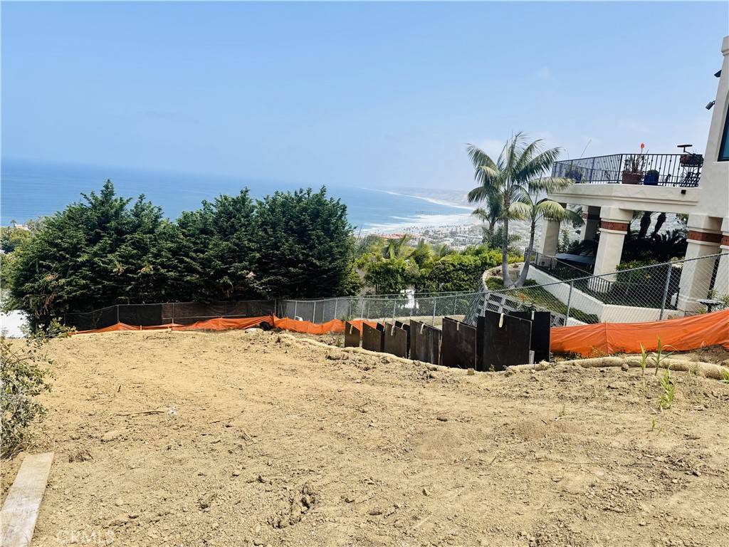 7530 Hillside DR, La Jolla, CA 92037