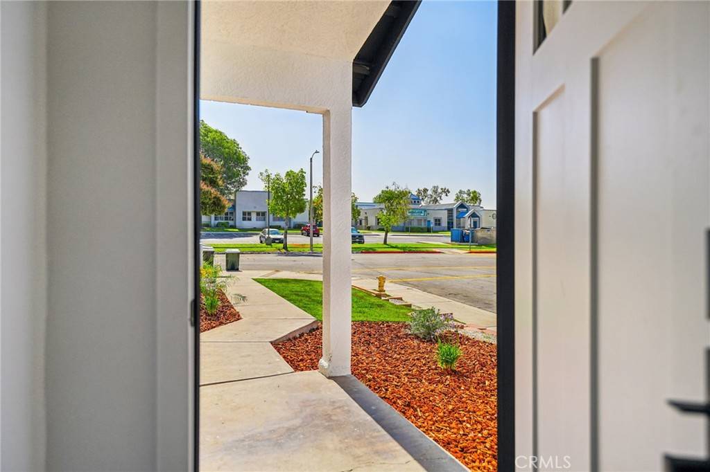 Fontana, CA 92336,7652 Plumaria