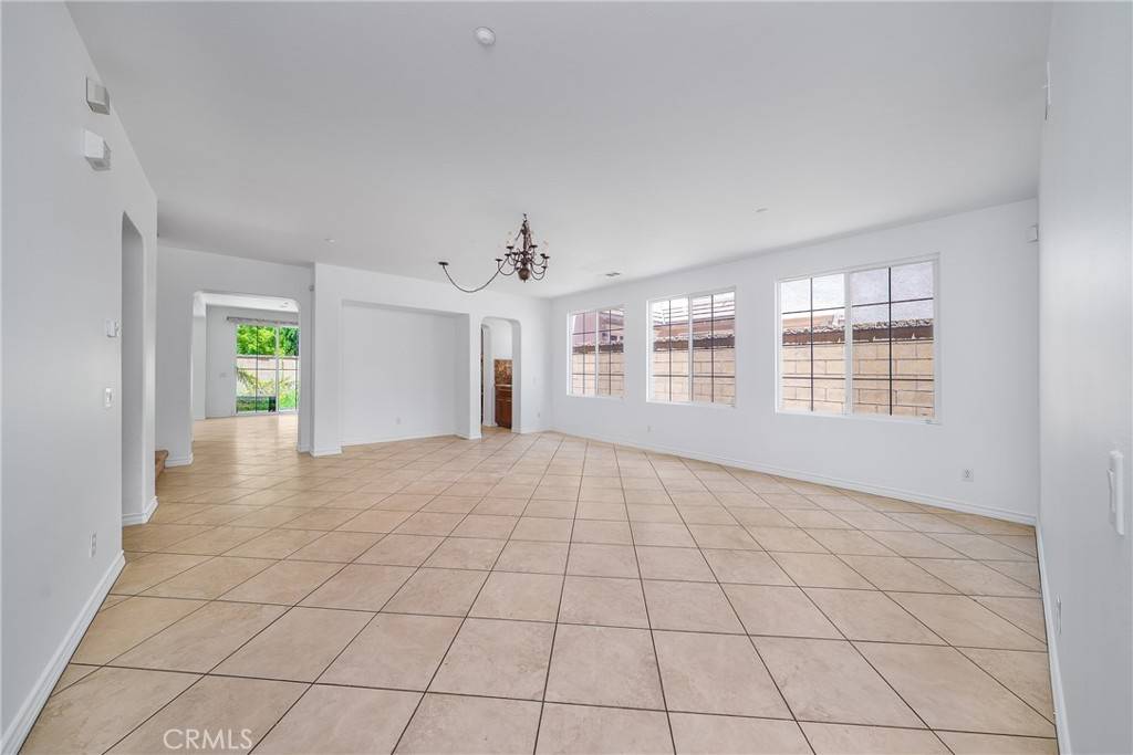 Fontana, CA 92336,5662 Galasso AVE