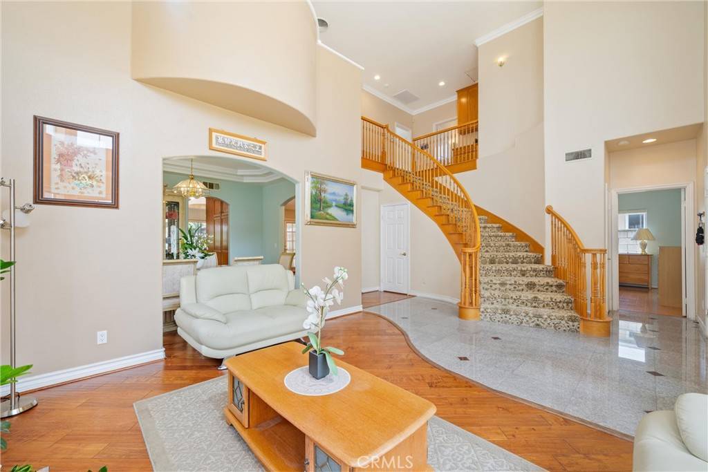 San Gabriel, CA 91775,5939 N Vista ST