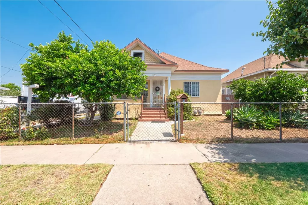 Los Angeles, CA 90011,1203 E 33rd ST