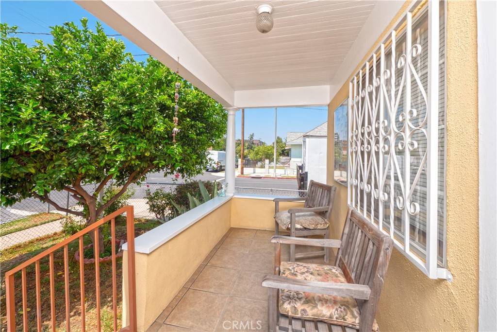 Los Angeles, CA 90011,1203 E 33rd ST