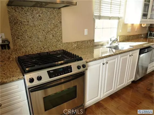 Irvine, CA 92618,70 Latitude