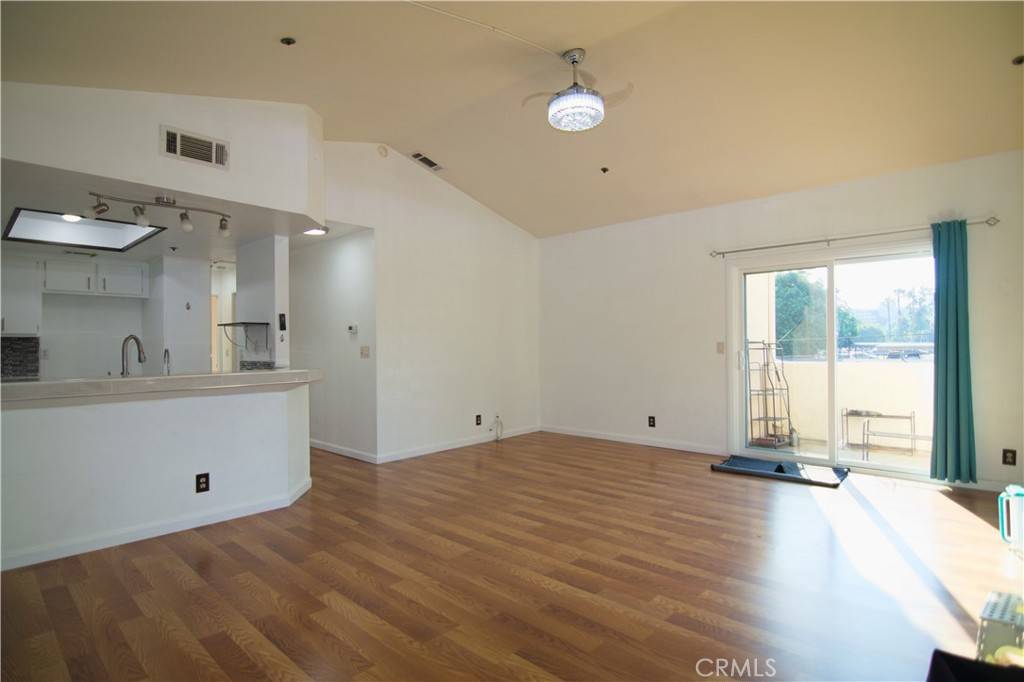 Pomona, CA 91768,450 Anderwood CT #14