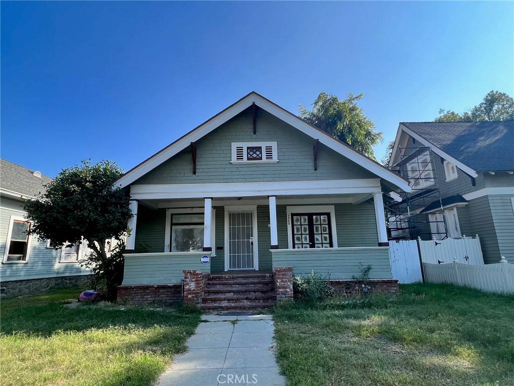220 E Kingsley AVE, Pomona, CA 91767