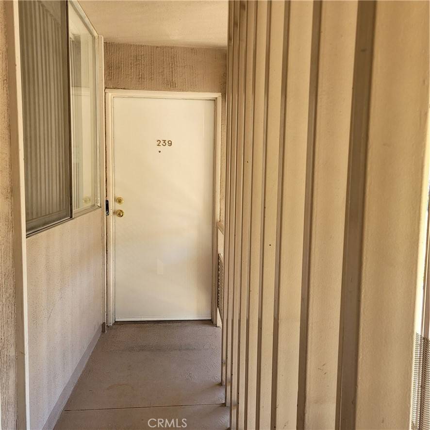 Riverside, CA 92506,6979 Palm CT #M239