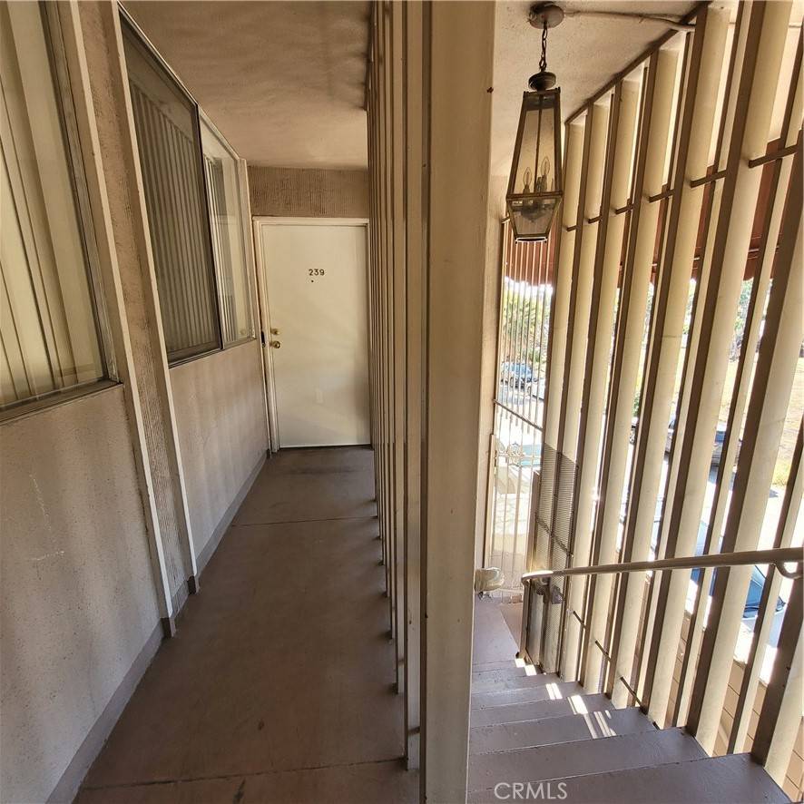 Riverside, CA 92506,6979 Palm CT #M239