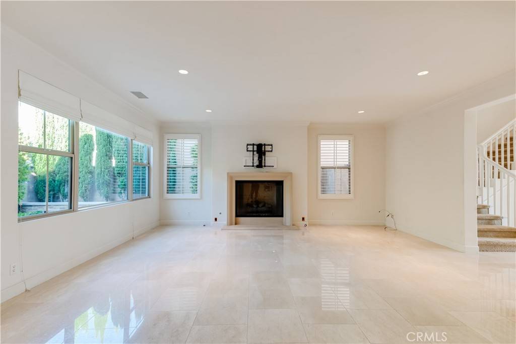 Irvine, CA 92620,65 Navigator