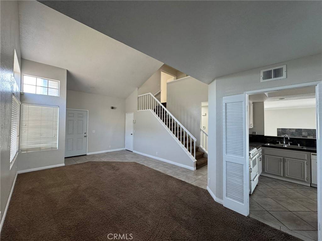 Ontario, CA 91761,2705 Applewood DR