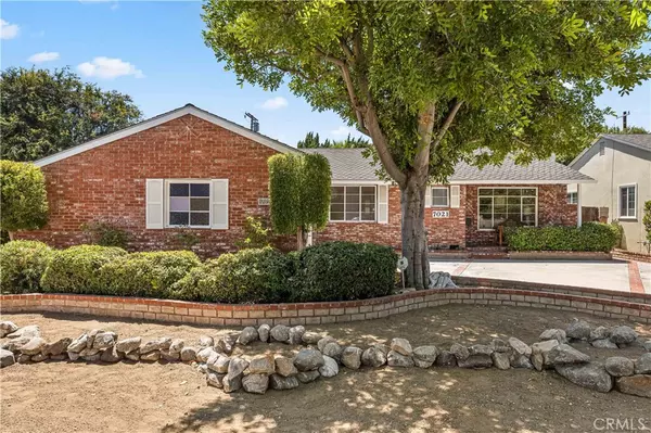 7021 Shoshone AVE, Lake Balboa, CA 91406