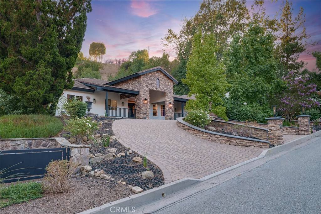 Brea, CA 92823,235 Verbena LN