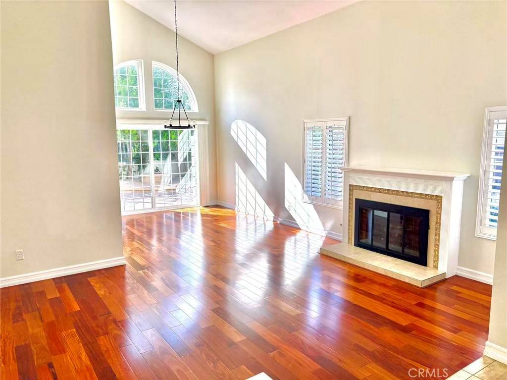 Irvine, CA 92614,72 Coral #38