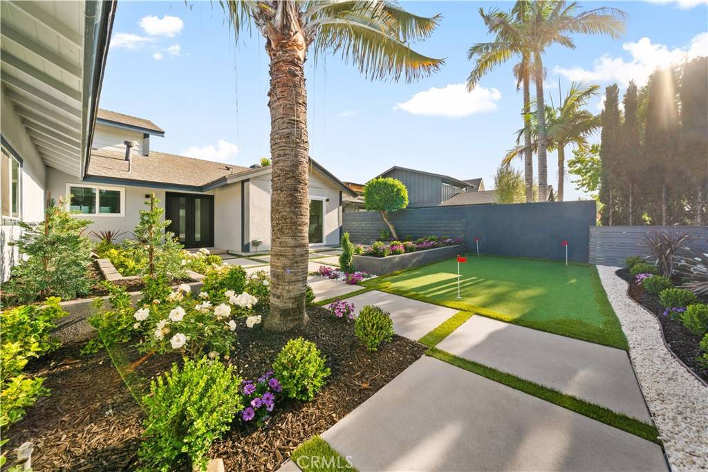 Costa Mesa, CA 92626,553 Sturgeon DR
