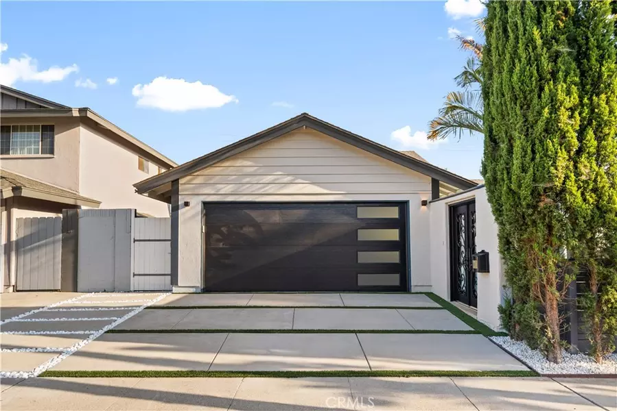 553 Sturgeon DR, Costa Mesa, CA 92626