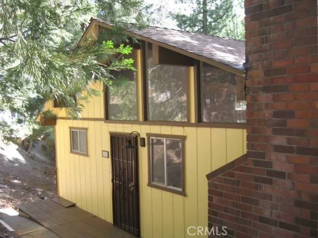 2756 Circle DR, Running Springs, CA 92382