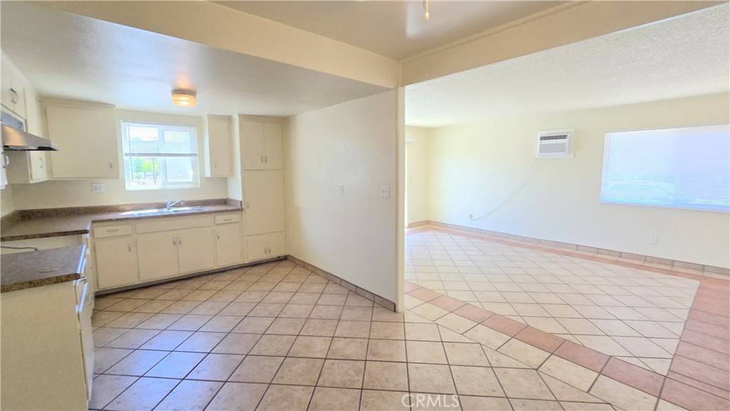 Fontana, CA 92336,7987 Bennett AVE #A