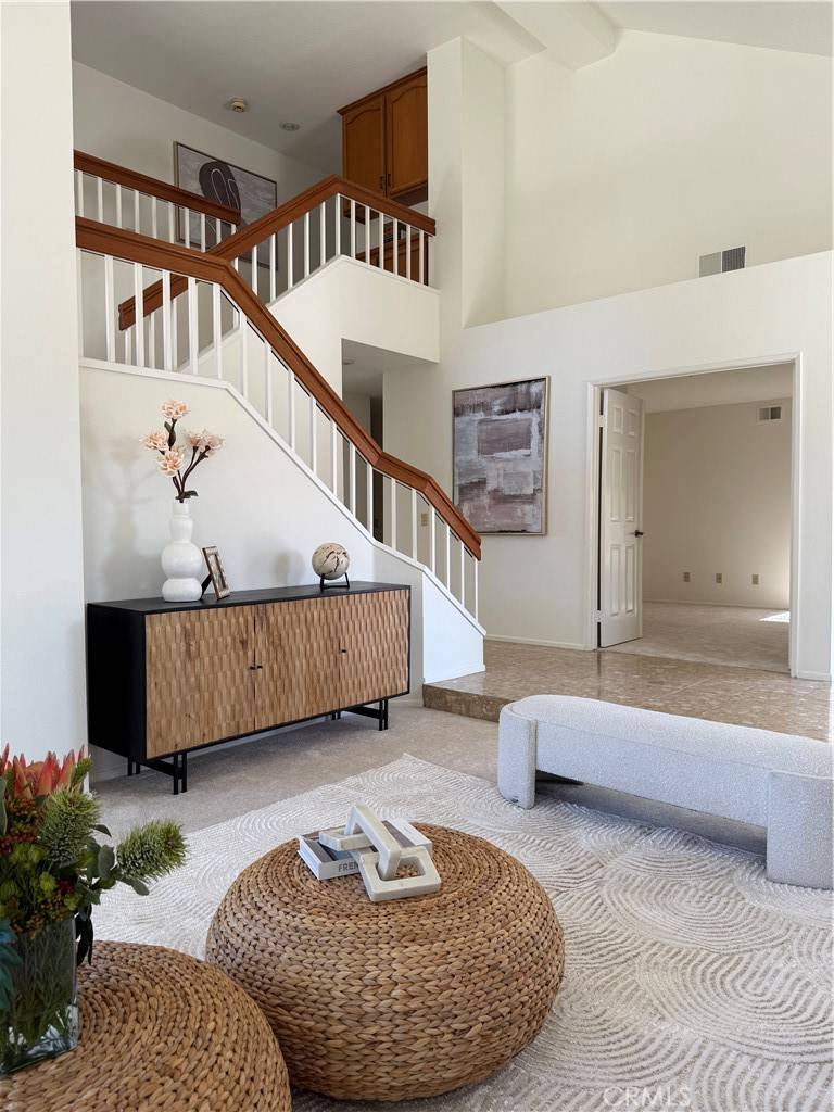 Irvine, CA 92614,18 Decente
