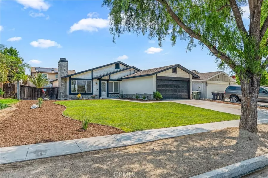 1157 Fallbrook DR, Corona, CA 92878