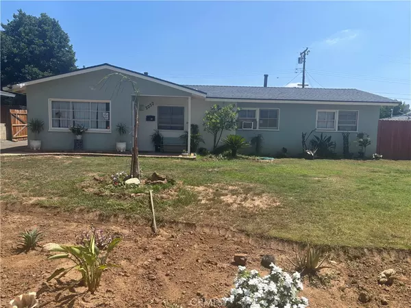 2030 E Linfield ST, Glendora, CA 91740