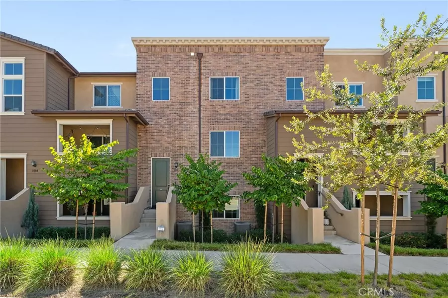 1016 W Baseline RD, Claremont, CA 91711