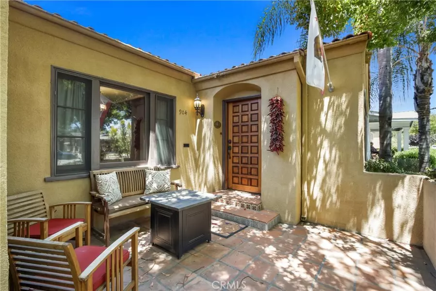904 N Olive ST, Santa Ana, CA 92703