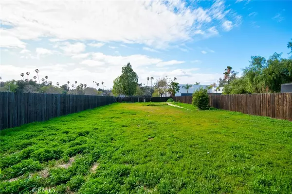 Riverside, CA 92501,2493 Northbend ST
