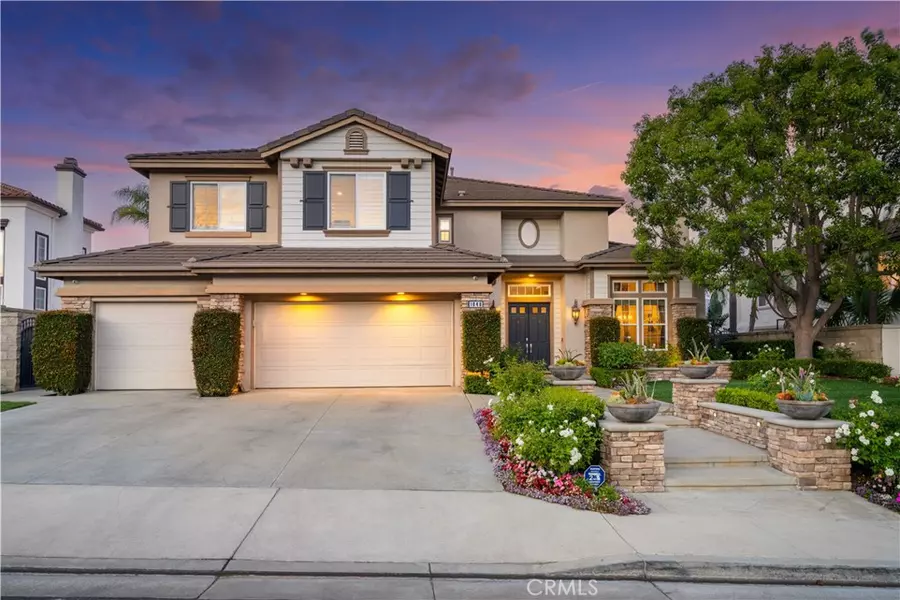 1040 S Summer Breeze LN, Anaheim, CA 92808