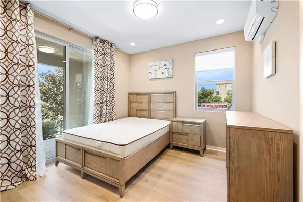 Lake Forest, CA 92610,155 ALDER RIDGE