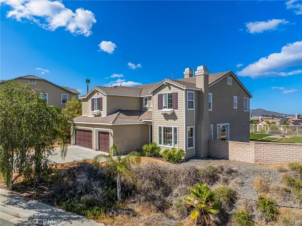 Lake Elsinore, CA 92532,21 Via Palmieki CT