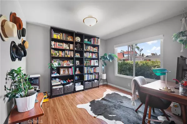 Irvine, CA 92620,3 Earhart