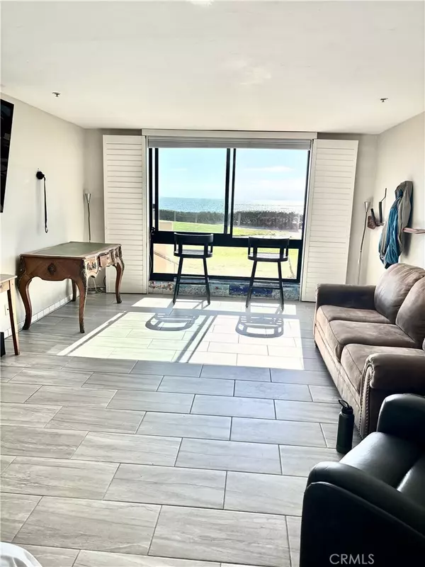 San Diego, CA 92109,4667 Ocean BLVD #106