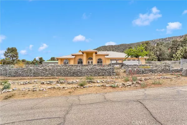 Wrightwood, CA 92397,1679 Desert Front RD