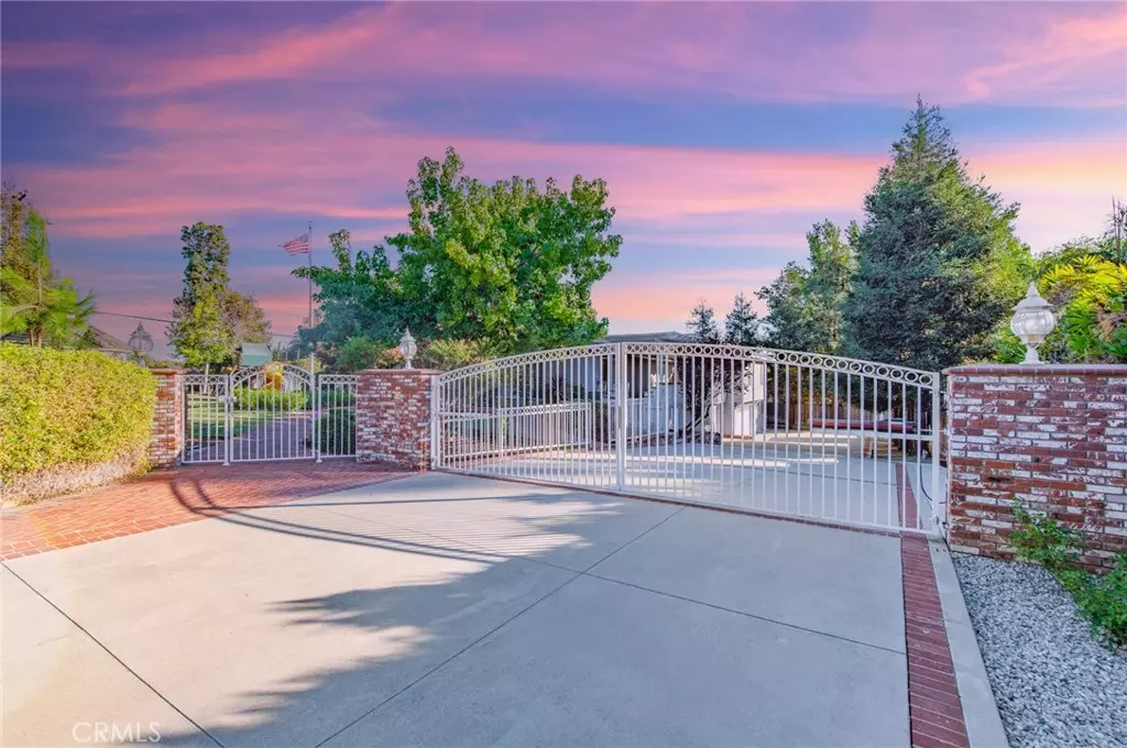 Whittier, CA 90605,8781 Enramada AVE