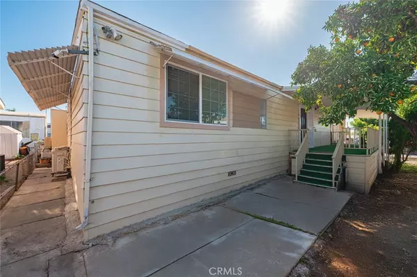 Rowland Heights, CA 91748,1560 S Otterbein #153