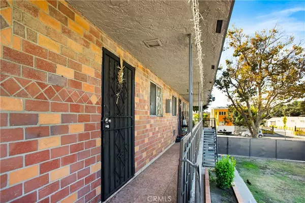 Compton, CA 90221,4623 Compton Blvd