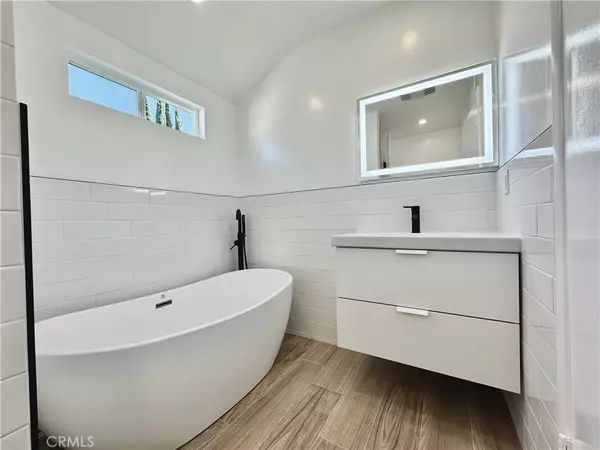 Los Angeles, CA 91436,4918 Haskell AVE