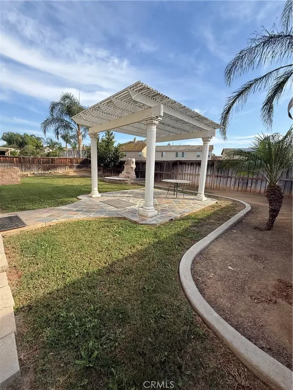 Eastvale, CA 92880,13301 Wooden Gate Way