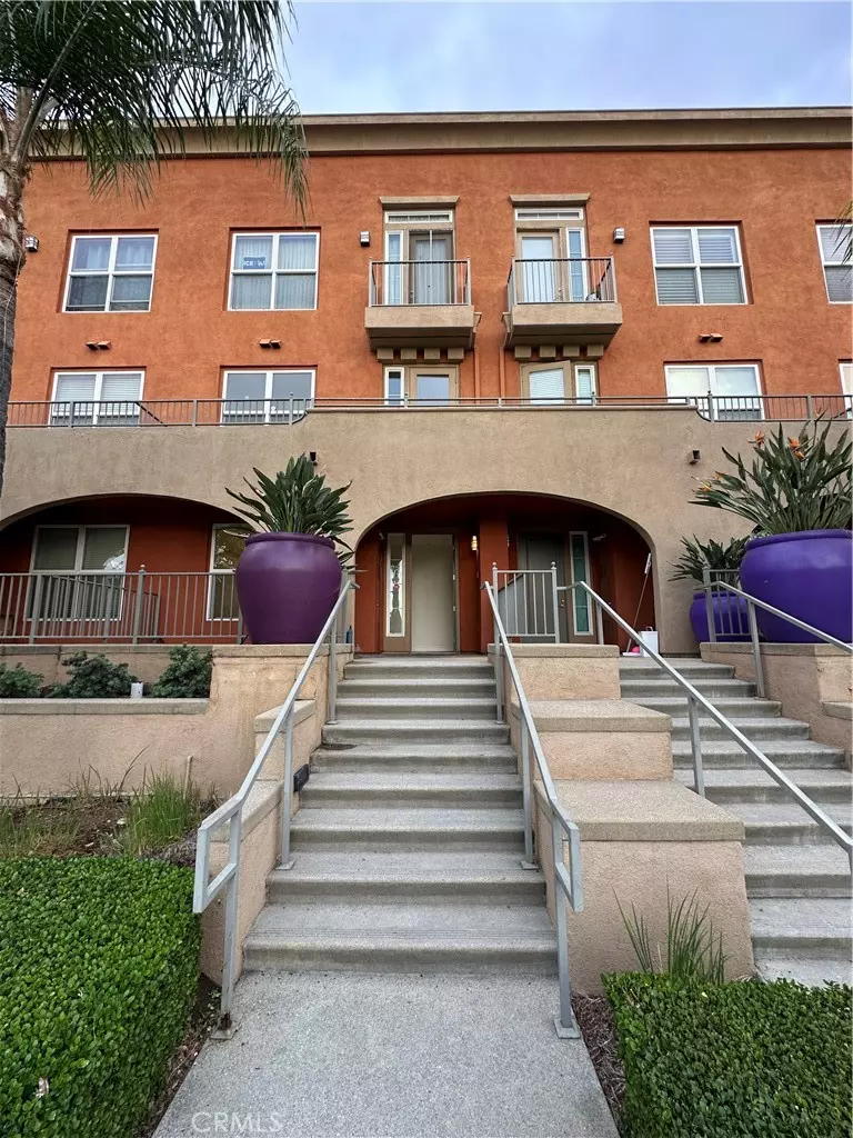 Alhambra, CA 91803,89 E Commonwealth AVE #1i