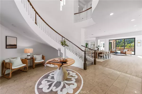 Irvine, CA 92602,111 great oak